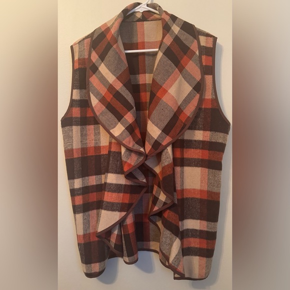 Plaid Sleeveless Vest - Picture 1 of 4